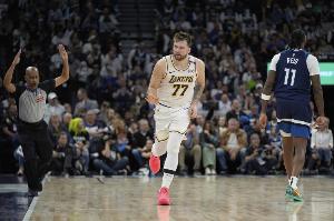 東契奇：能為湖人效力是榮譽(yù) 為這里再添總冠軍是我們努力的方向