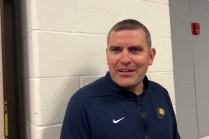 尼克斯有意步行者助理教練邁克-維納爾 后者曾先后兩次輔佐卡萊爾