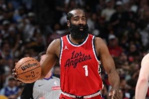 媒體人：國人追捧的巨星中很少有哈登這類關鍵戰(zhàn)役習慣性掉鏈子的