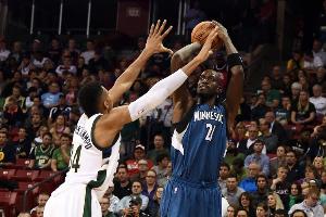 歷史唯一加內(nèi)特??字母哥距壟斷隊(duì)史分板助斷帽王僅差82搶斷