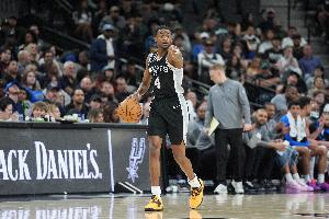 4年2.29億美元頂薪合同！馬刺官方：球隊與福克斯完成續(xù)約