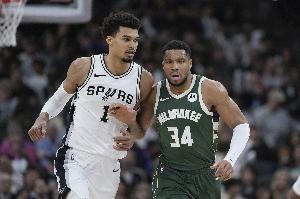 字母哥：超想要文班的第一張新秀卡??收藏價值將媲美庫詹喬