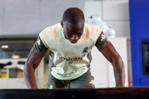 皇馬官方：門迪在健身房訓練，恩德里克&貝林厄姆在繼續(xù)恢復進程