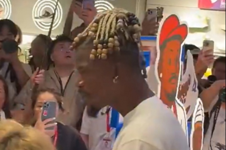 中國行有人喊“希爾德”??巴特勒反應(yīng)逗笑全場：法克8D！