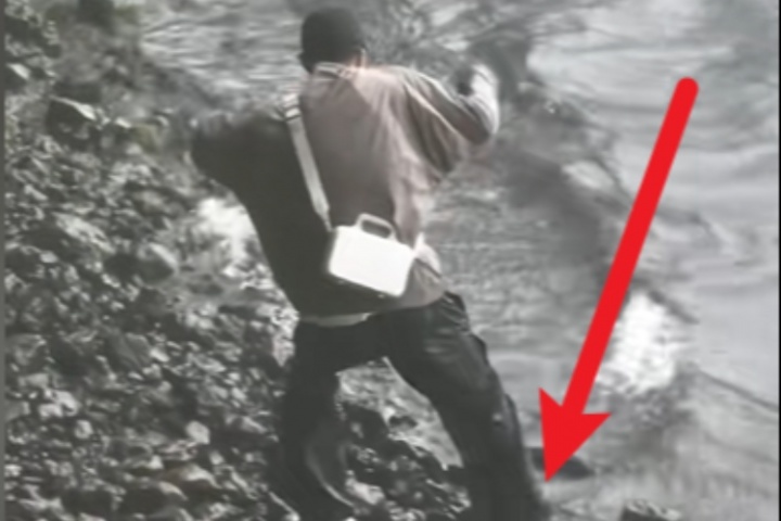 布克冰島旅游???♂?在火山面前“大秀刺探步”??