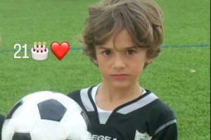 生日快樂！加維社媒曬兒時(shí)照片慶祝21歲生日