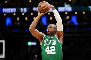 名記：霍福德&梅爾頓&小佩頓都在等庫明加 他們可能能多拿點錢