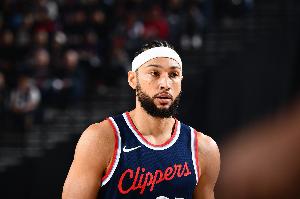 美記：綠軍簽了布歇 尼克斯看起來(lái)是底薪簽西蒙斯的最大熱門了