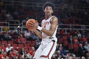 記者：凱爾特人給爵士的兩個(gè)次輪簽分別來自2027年和2031年