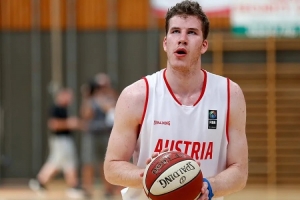 世界杯歐洲區(qū)預(yù)選賽奧地利勝保加利亞 珀爾特爾兩雙 蘭茲博格26分