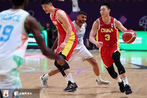 中國隊使用更多人員輪換讓主力適當休息 希望胡明軒保持進攻狀態(tài)