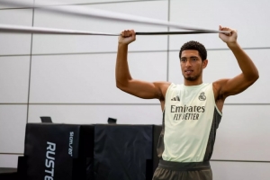 皇馬官方曬訓(xùn)練圖，貝林厄姆在健身房繼續(xù)恢復(fù)進(jìn)程