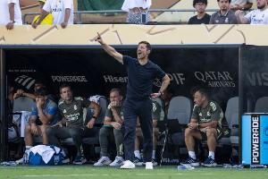 馬卡報：新賽季開始前阿隆索面臨多項挑戰(zhàn)，后防待重塑鋒線人太多