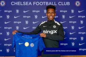 馬雷斯卡談埃斯特旺：他和帕爾默一樣可邊可中，不能給他太大壓力