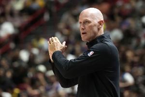 夏聯(lián)冠軍主帥！美記：詹特接近加入邁克-布朗教練組任進攻協(xié)調(diào)員