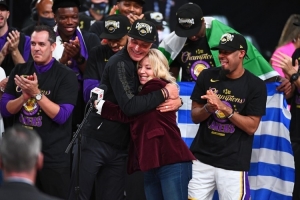 ??夸梅-布朗：珍妮女士走了 詹姆斯不能再和老板一起睡了