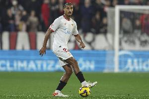 羅馬諾：藥廠就引進(jìn)塞維利亞后衛(wèi)巴代深入談判，轉(zhuǎn)會(huì)費(fèi)超2500萬歐