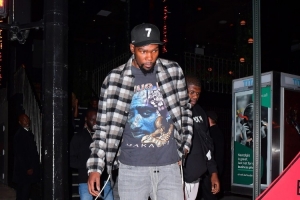 杜蘭特回復(fù)網(wǎng)友：做個真實(shí)的人！！別發(fā)表情包 回答我的問題