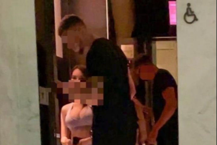 挑戰(zhàn)自己的軟肋??小波特曾與成人女星錄播客 還約會跨性別網(wǎng)紅