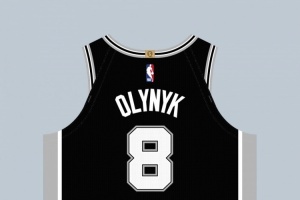 奧利尼克將在馬刺穿8號球衣 此號碼上一位主人是米爾斯