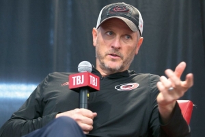 開拓者新老板在TA經(jīng)紀人調(diào)查中被評為NHL最差老板 他過度干涉球隊