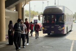 大戰(zhàn)在即！中國(guó)男籃提前兩個(gè)多小時(shí)抵達(dá)球館 比韓國(guó)隊(duì)早得多