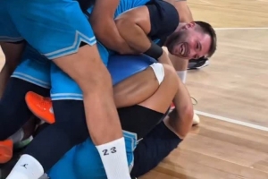 什么新型的訓(xùn)練方式？斯洛文尼亞男籃用瑜伽球進行全場5V5