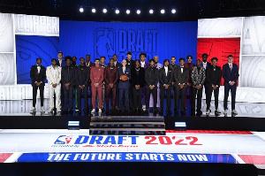 美媒重排22屆選秀：老八狀元 班凱羅榜眼 切特探花 布勞恩4 小賈5