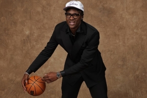 隊(duì)記：阿杜-蒂耶羅最近一直在訓(xùn)練 預(yù)計(jì)將參加新賽季訓(xùn)練營(yíng)