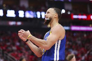 大學(xué)恩師：庫里是一個安靜的領(lǐng)導(dǎo)者 37歲的他仍在努力變得更好