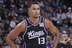 隊(duì)記：在和勇士的交易談判中 國(guó)王將穆雷和埃利斯列為非賣(mài)品