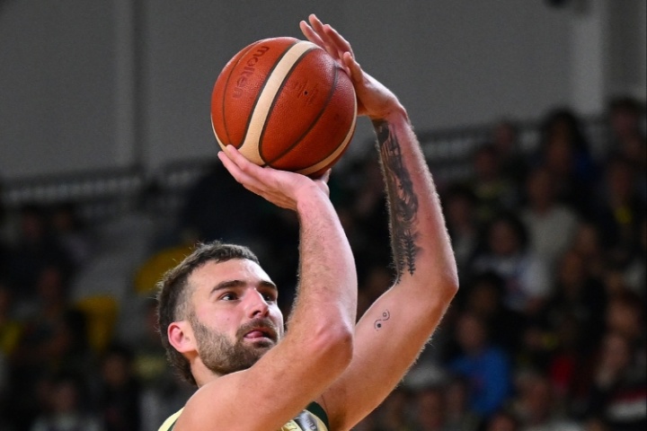 中國男籃決賽的對手！火箭舊將麥克維場均砍14分&三分命中率41.7%