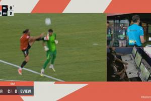 心態(tài)蹦了！馬洛卡球員4分鐘被罰下2人，穆里奇踢到霍安頭部染紅