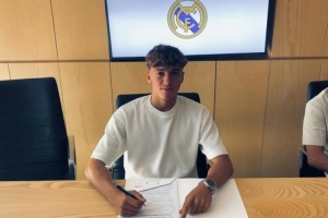 記者：皇馬滿意18歲中場(chǎng)皮塔奇訓(xùn)練表現(xiàn)，球員預(yù)計(jì)入選首輪名單