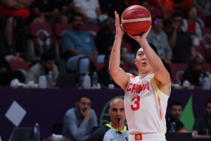 媒體人：最后一球胡明軒處理得非常合理 只是球磕筐而出 未能如愿