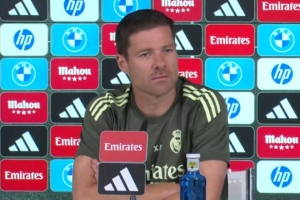 阿隆索：我們請(qǐng)求推遲比賽未果；馬斯坦托諾把梅西當(dāng)偶像很合邏輯