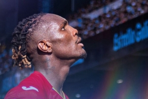 記者：烏切是狼隊(duì)的一個(gè)選擇，但后者還有其他位置要優(yōu)先考慮