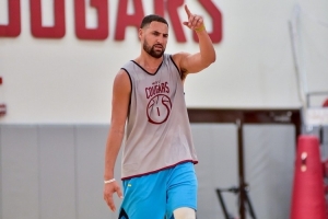 佛祖發(fā)型回歸！克萊近期回到母校華盛頓州立訓(xùn)練 和學(xué)弟同場(chǎng)競(jìng)技