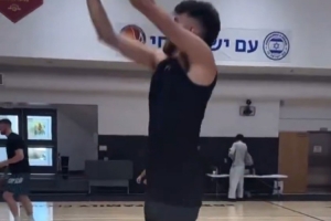 還在進步！雷霆雙塔切特和哈騰一起訓(xùn)練 兩人一左一右苦練三分