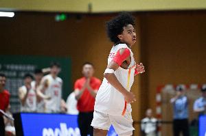 朱正：小時(shí)候我爸嫌我數(shù)學(xué)題太簡(jiǎn)單了 后面算錯(cuò)了他用樹(shù)枝揍我