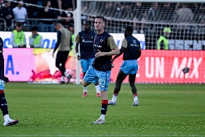 2年半前公開出柜！29歲捷克中場(chǎng)揚(yáng)克托宣布退役：受重傷+因?yàn)楹⒆? >
                                        </div>
                                    </div>
                                                                        <div   id=