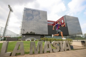 托倫茨談首秀：我是喜歡帶球突破的進攻型邊衛(wèi) 弗里克很關心我們