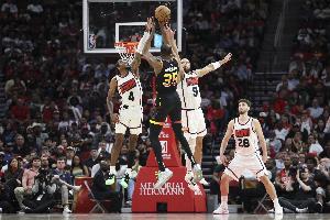 霍里：申京因?yàn)镵D來(lái)了才這么說(shuō)勇士 換我也會(huì)這么做