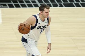 前獨行俠隊友多西：東契奇的節(jié)奏和對身體的運用令我感到不可思議