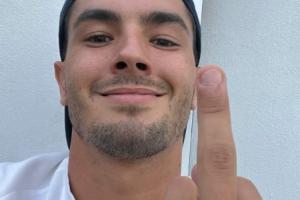 迪亞斯偷拿手機拍豎中指照??姆巴佩：這是你最后一次拿我手機了