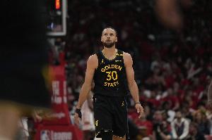 庫里談73勝丟冠：騎勇都應(yīng)該感激有爭冠機(jī)會 這是一次很好的教訓(xùn)