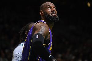 巴克利：詹姆斯總有一天得向前看 湖人已經(jīng)4年沒成功過了