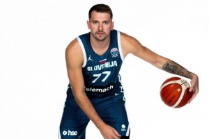 明天凌晨2點半迎小組賽首秀！東契奇曬斯洛文尼亞國家隊定妝照