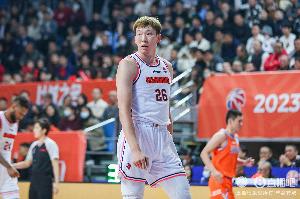 廣東2次送不菲現(xiàn)金哪來的錢？媒體人：賣周琦的600萬太耐花了??