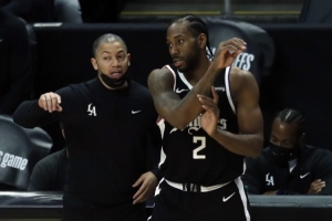 泰倫-盧：我給小卡展示喬丹&科比的腳步 他真的學(xué)進(jìn)去了